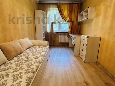 3-комнатная квартира · 60 м² · 2/4 этаж, мкр №5 41 за 300 000 ₸ в Алматы, Ауэзовский р-н