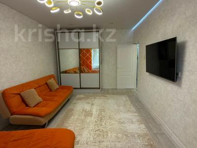 2-бөлмелі пәтер · 60 м² · 1/5 қабат, Айнабұлақ-2 ш/а., бағасы: 42.5 млн ₸ в Алматы, Жетысуский р-н