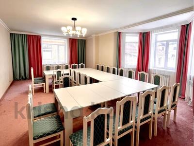 Аренда домов или дач посуточно в Астане: Дом · 6 комнат · 300 м², Бурабай за 60 000 〒 Дом · 6 комнат · 300 м², Бурабай за 60 000 〒 в Астане, Алматы р-н