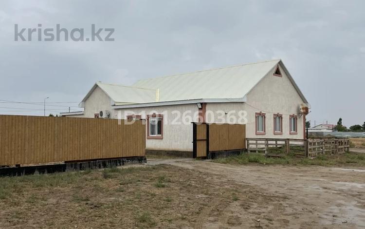 Отдельный дом · 4 комнаты · 200 м² · 173 сот., 7 1 за 23 млн ₸ в Атырау — фото 2
