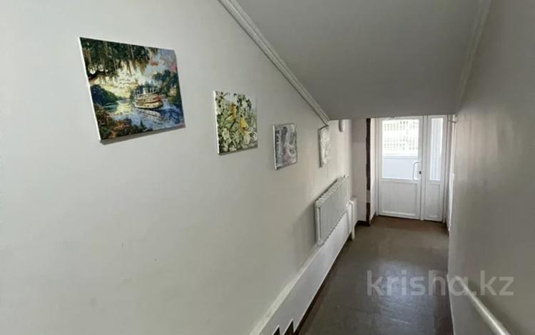 2-бөлмелі пәтер · 63 м² · 1/9 қабат, Бауржана Момышулы 69 — аллея Кокжайляу, Вечный огонь, парк, бағасы: 35 млн ₸ в Кокшетау — фото 2