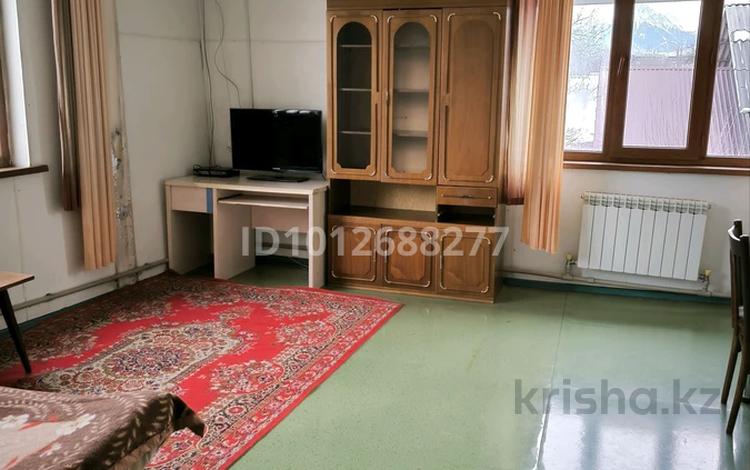 2-комнатная квартира · 50 м² · 2 этаж, мкр АДК Курская 21 за 150 000 ₸ в Алматы, Алатауский р-н — фото 2