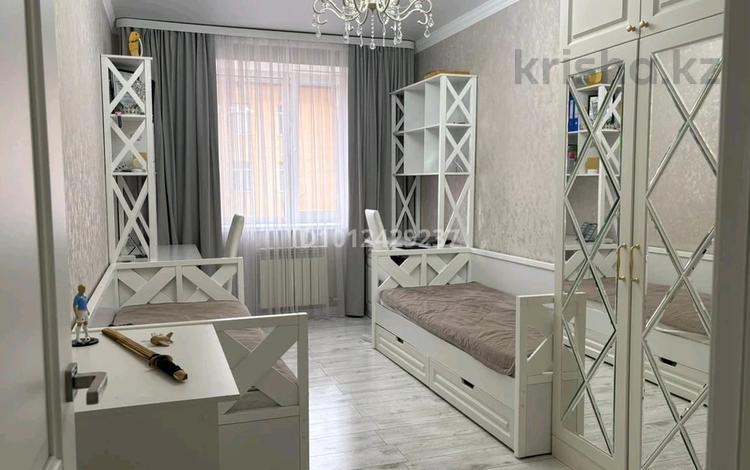 3-бөлмелі пәтер · 90 м² · 4/10 қабат, мкр Юго-Восток, Татимбета 5/5 — гульдер 1/2, бағасы: 49.9 млн ₸ в Караганде, Казыбек би р-н — фото 2