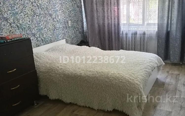 2-бөлмелі пәтер · 50 м², ул. Чехова 102, бағасы: 10 000 ₸ в Семее, Красный Кордон — фото 2