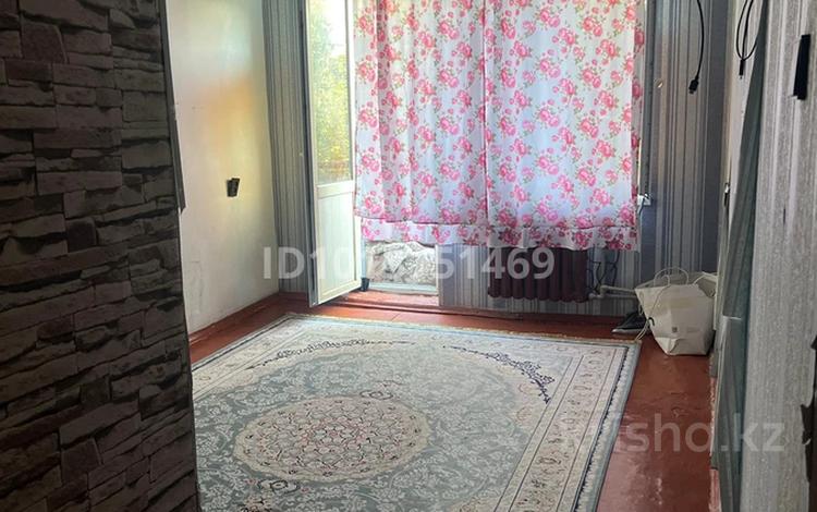 1-комнатная квартира · 30 м² · 5/5 этаж, мкр Мынбулак 13 за 8 млн ₸ в Таразе — фото 2