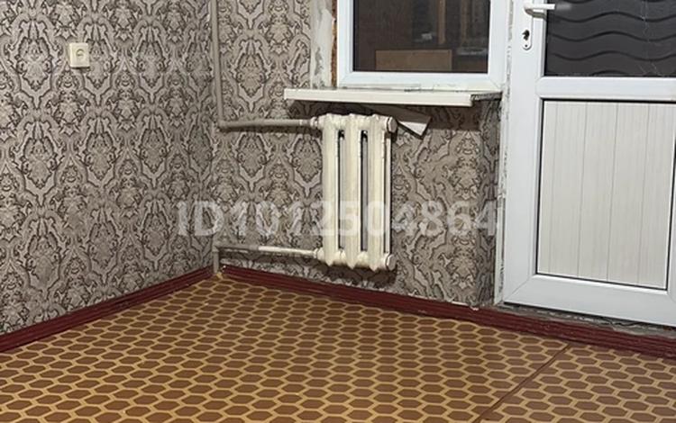 1-бөлмелі пәтер · 46 м² · 2/5 қабат, 18-й микрорайон, 18-й микрорайон — с сзади думана, бағасы: 15 млн ₸ в Шымкенте, Аль-Фарабийский р-н — фото 2