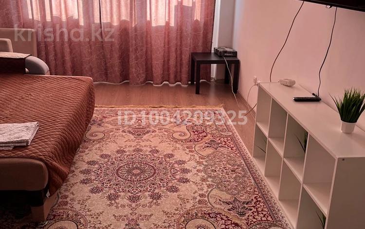 1-комнатная квартира · 45 м² · 5/9 этаж, мкр Береке, Мкр 34 за 2 500 ₸ в Атырау — фото 2