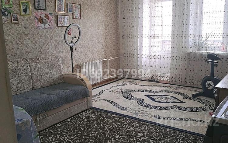 2-комнатная квартира, 47 м², 3/3 этаж, Айымбаева 24 за 3.7 млн 〒 в Алге — фото 2