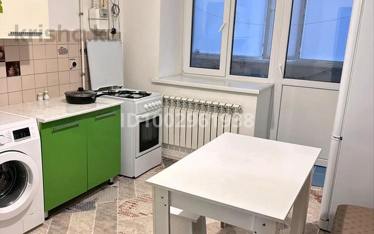 1-комнатная квартира · 45 м² · 1/5 этаж, мкр. Алтын орда, Мустафа Шокай 338 а — Мустафа Шокай 338а, рядом школа, магазин за 12 000 ₸ в Актобе — фото 2