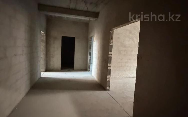 2-бөлмелі пәтер · 89.4 м² · 2/5 қабат, Алтын орда ш/а., бағасы: 22.5 млн ₸ в Актобе, мкр. Алтын орда — фото 4