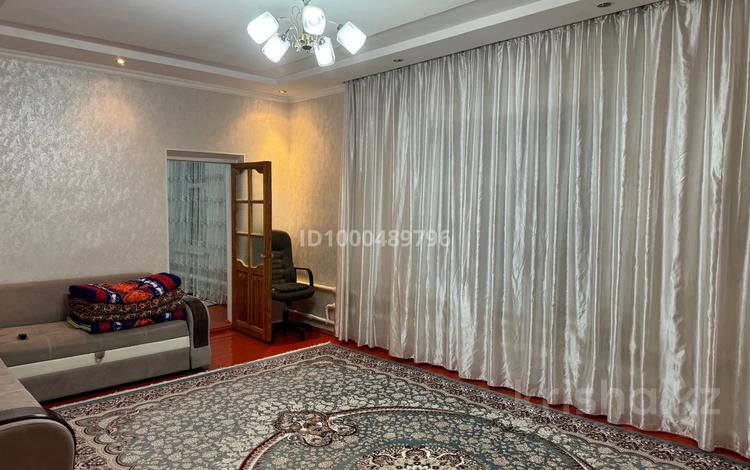 Отдельный дом · 4 комнаты · 200 м² · 12 сот., Улыкбек 26 за 18 млн 〒 в Туркестане — фото 2