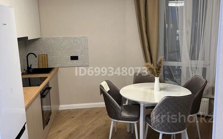 2-комнатная квартира · 42 м², 23-ая улица 7 стр за 280 000 ₸ в Астане, Есильский р-н — фото 2