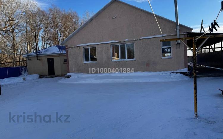 Отдельный дом · 4 комнаты · 100 м² · 1000 сот., Д. Қонаев 100 — Хромтауский район село Акжар за 15 млн 〒 в Актобе — фото 2