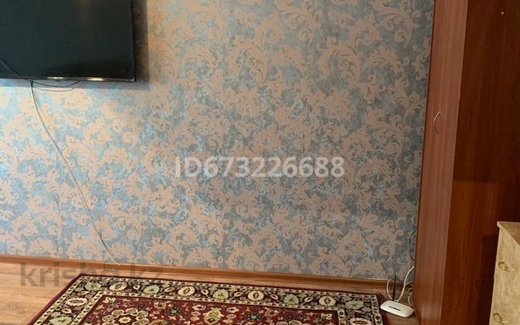 1-бөлмелі пәтер · 33 м² · 1/5 қабат, 4 мкр — Абулхаирхана, бағасы: 8 000 ₸ в Уральске — фото 2