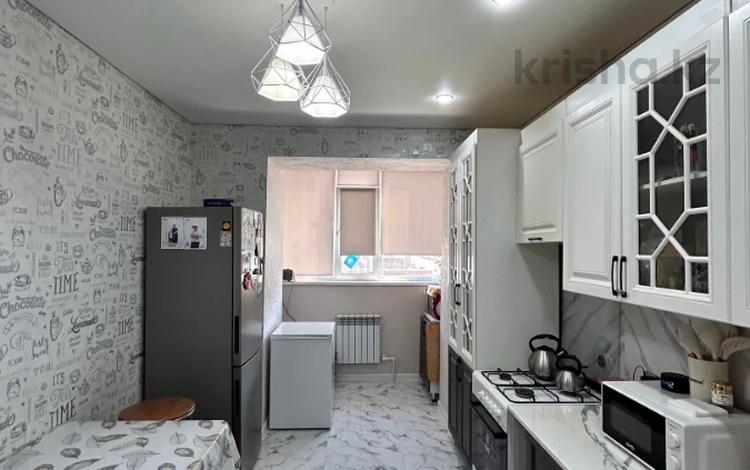 2-бөлмелі пәтер · 63.9 м² · 3/5 қабат, Алтын орда ш/а., бағасы: 25.5 млн ₸ в Актобе, мкр. Алтын орда — фото 4
