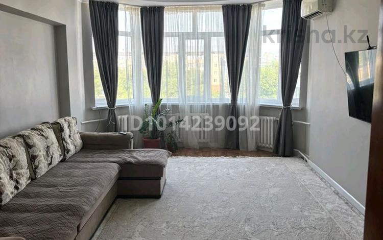 4-комнатная квартира · 110 м² · 4/5 этаж, мкр Астана 14 за 300 000 ₸ в Таразе — фото 2