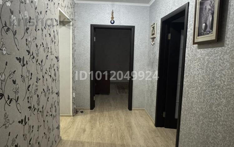 3-комнатная квартира · 82 м² · 1/5 этаж, Мкр. Астана 15 за 38 млн 〒 в Уральске — фото 2