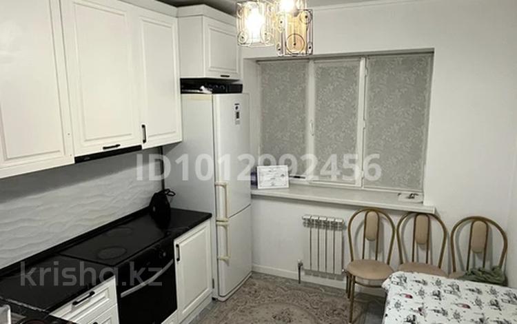 2-комнатная квартира · 58 м² · 8/12 этаж, Кошкарбаева 1144 за 230 000 ₸ в  — фото 2