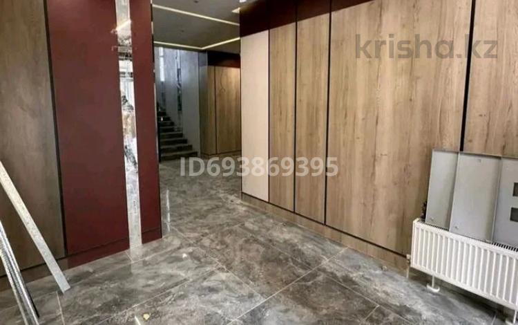 5-бөлмелі пәтер · 202 м² · 1/3 қабат, мкр Нур Алатау, 13-я 40, 96 — Школа Томас, бағасы: 106 млн ₸ в Алматы, Бостандыкский р-н — фото 2