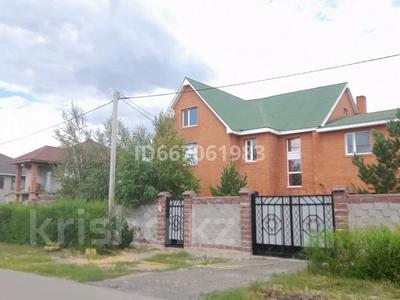 Отдельный дом • 5 комнат • 295 м² • 10 сот., Макатаева 39 — Республики за 65 млн 〒 в Косшы