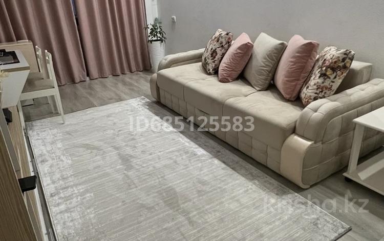2-бөлмелі пәтер · 44 м² · 2/5 қабат, 12-й микрорайон, 12-й микрорайон 215 А, бағасы: 21 млн ₸ в Шымкенте, Енбекшинский р-н — фото 2