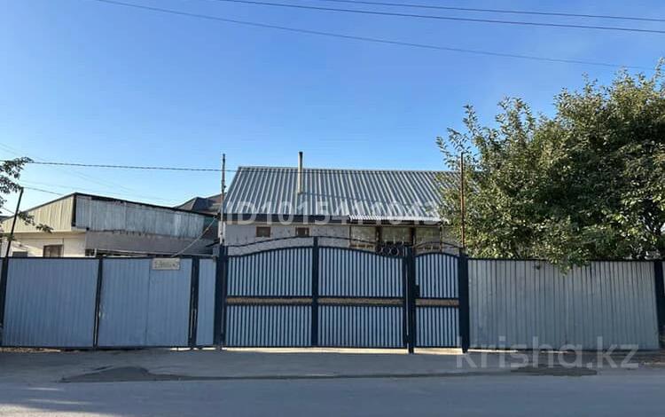 Отдельный дом · 8 комнат · 180 м² · 18 сот., 1-Линия 2 — РВ-90 за ~ 100 млн ₸ в Кенена Азербаева (Покровка) — фото 2