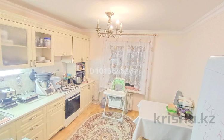 3-комнатная квартира · 70 м², мкр Мамыр-1 за 48 млн ₸ в Алматы, Ауэзовский р-н — фото 2