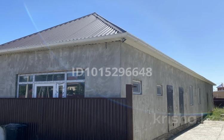 Магазины и бутики, склады, салоны красоты, развлечения · 120 м² за 300 000 ₸ в Атырау, мкр Мирас — фото 2