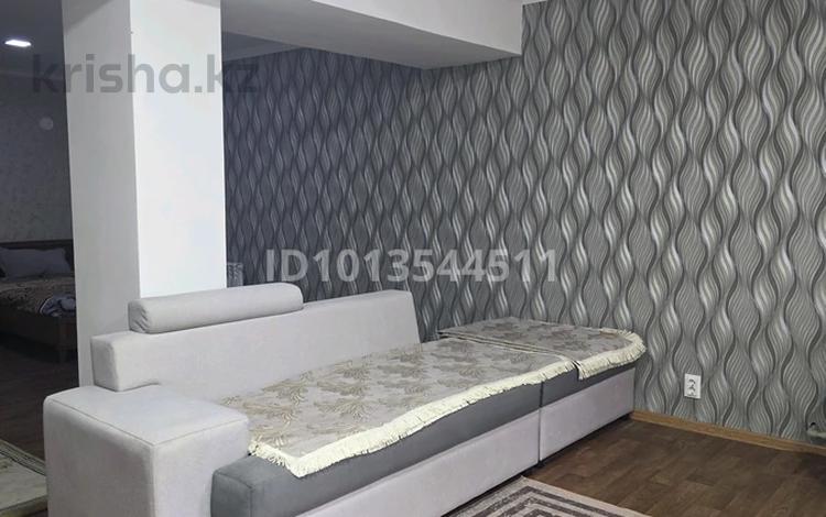 2-комнатная квартира · 100 м² · 1/3 этаж, Весенняя — Жамбыла за 20 000 ₸ в Конаеве — фото 2