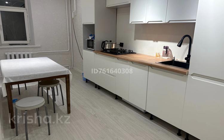 4-комнатная квартира · 80 м² · 1/5 этаж, Абу Бакир Кердери — Лев Толстой за 28.5 млн ₸ в Уральске, мкр Школьник — фото 60