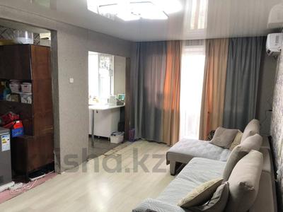 3-комнатная квартира · 60 м² · 5/5 этаж, Майкудук, 12й микрорайон за ~ 14 млн ₸ в Караганде, Алихана Бокейханова р-н