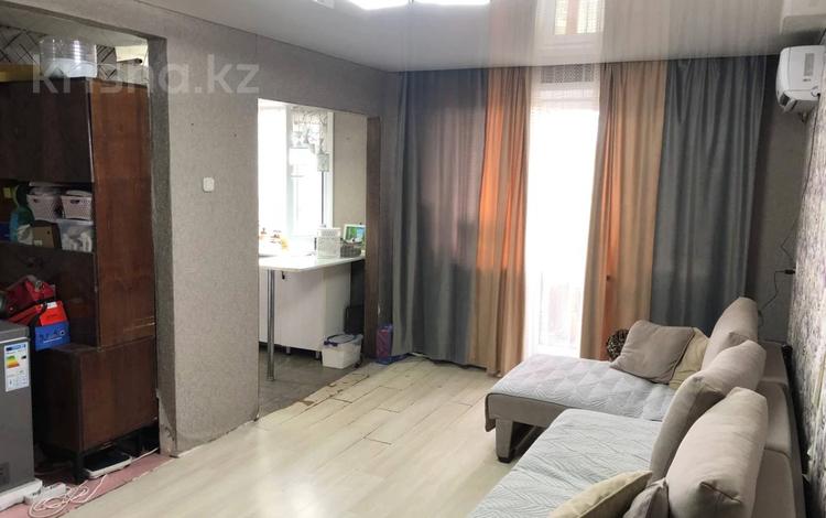 3-комнатная квартира · 60 м² · 5/5 этаж, Майкудук, 12й микрорайон за ~ 14 млн ₸ в Караганде, Алихана Бокейханова р-н — фото 2