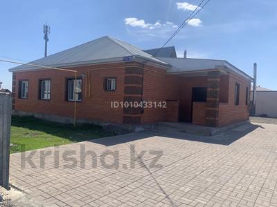 Отдельный дом · 4 комнаты · 140 м² · 10 сот., Наурызбай Батыра 59 за 45 млн ₸ в Талапкер 