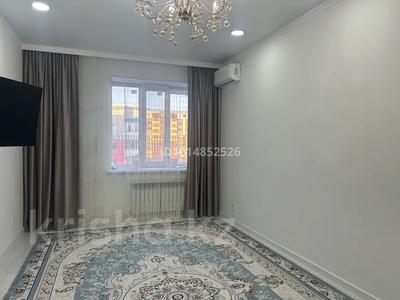 2-бөлмелі пәтер · 70 м² · 4/5 қабат, Алтын орда ш/а. 50 е — Мангилик ел, бағасы: 28 млн ₸ в Актобе, мкр. Алтын орда