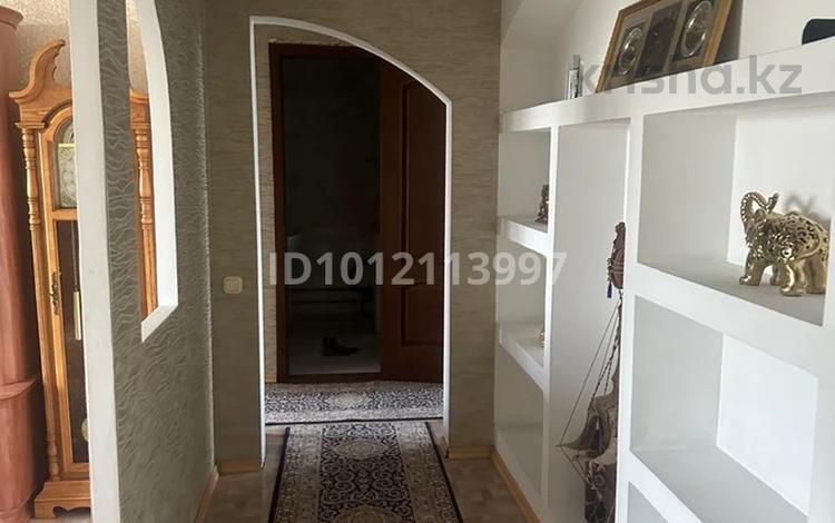 3-комнатная квартира · 65.3 м² · 5/9 этаж, Шакарима 54 — В доме расположены: Медицинский центр СтомСервис, тренажерный зал Apollo fitness за 34 млн ₸ в Семее — фото 2
