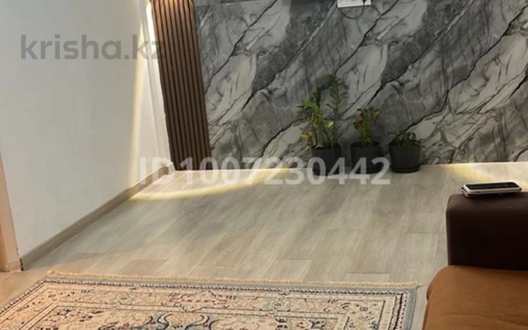 3-бөлмелі пәтер · 60 м² · 1/5 қабат, мкр Центральный, Абая 17а, бағасы: 18 млн ₸ в Атырау — фото 2