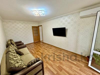 2-комнатная квартира · 60 м² · 2/5 этаж, мкр Аксай-4 45 за 250 000 〒 в Алматы, Ауэзовский р-н