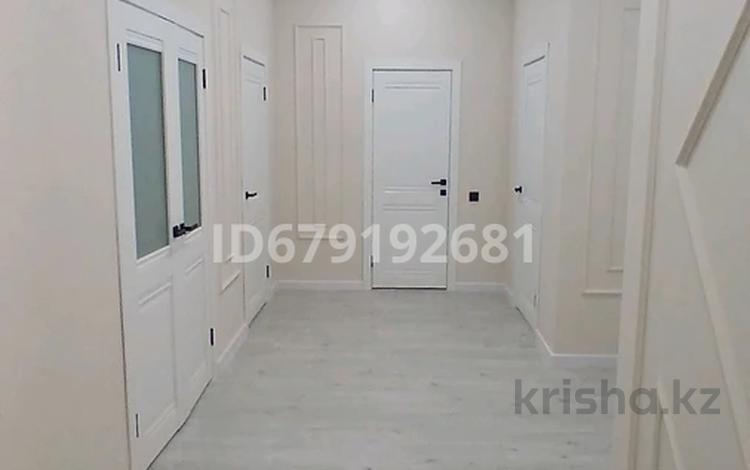 3-бөлмелі пәтер · 125 м² · 4/5 қабат, мкр. Алтын орда, Ораза Татеулы 19Б, бағасы: 44.5 млн ₸ в Актобе — фото 71