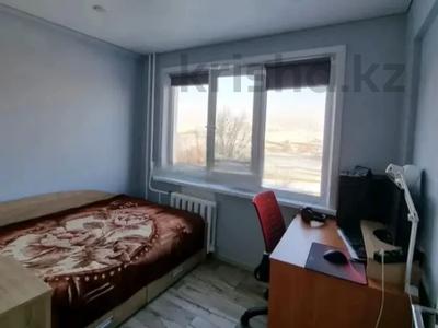3-комнатная квартира · 50 м² · 4/6 этаж, Жастар 18 за 26 млн 〒 в Усть-Каменогорске