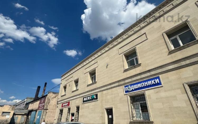 Свободное назначение, офисы, магазины и бутики, склады · 300 м² за 600 000 ₸ в Караганде, Казыбек би р-н — фото 2