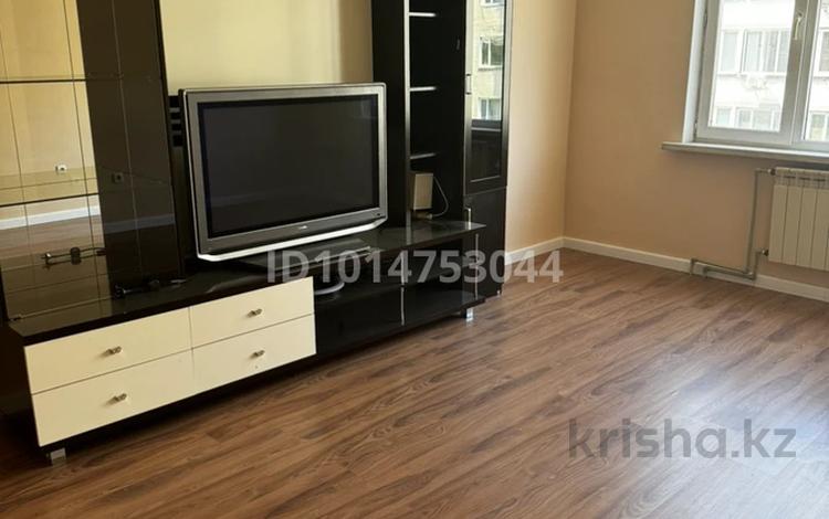 2-комнатная квартира · 76 м² · 6/9 этаж, мкр Аксай-1А 18 за 45 млн ₸ в Алматы, Ауэзовский р-н — фото 2