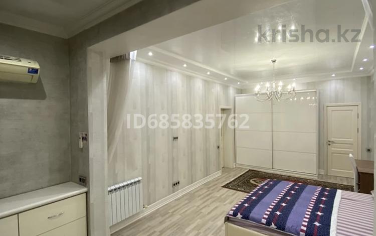 3-комнатная квартира, 100 м², 5/11 этаж помесячно, мкр Жетысу-3 61