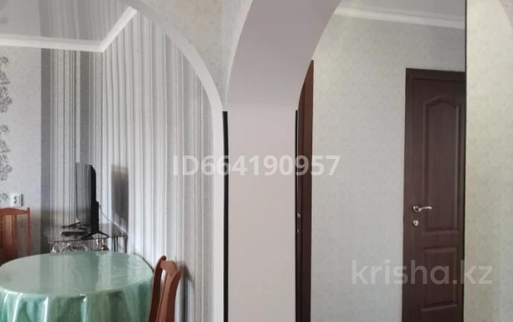 4-комнатная квартира, 85 м², 3/5 этаж помесячно, 3 микрорайон 15 за 300 000 〒 в Качаре — фото 29
