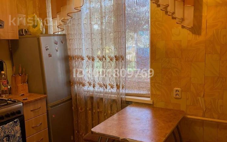 2-комнатная квартира · 41.7 м² · 1/5 этаж, 1 мкр 13 за 6 млн 〒 в Лисаковске — фото 2