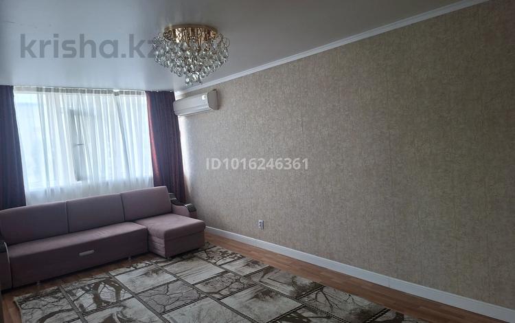 3-комнатная квартира · 86 м², мкр 12 63 за 200 000 ₸ в Актобе — фото 2