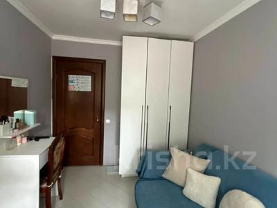 3-комнатная квартира · 60 м² · 1/4 этаж, Жандосова, ул. 174 за 36.5 млн ₸ в Алматы, Ауэзовский р-н