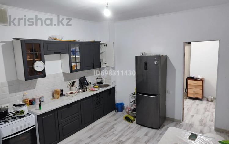 2-комнатная квартира, 65 м², 3/9 этаж, мкр. Алтын орда 1г