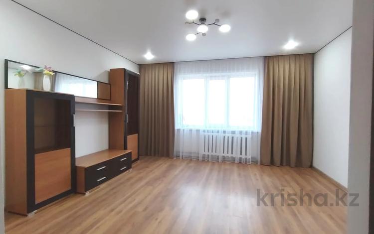 2-бөлмелі пәтер · 56 м² · 4/5 қабат, Первомайская, бағасы: 22 млн ₸ в Семее — фото 2