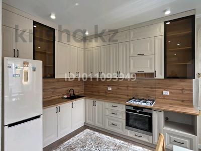 3-бөлмелі пәтер · 100 м² · 3/8 қабат, 4 ш/а 33 — 4 микрорайон, бағасы: 44 млн ₸ в Уральске, мкр 4