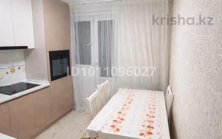 3-комнатная квартира · 60 м² · 2/5 этаж, мкр Юго-Восток, 27й микрорайон Язева 1 за 23 млн ₸ в Караганде, Казыбек би р-н — фото 3